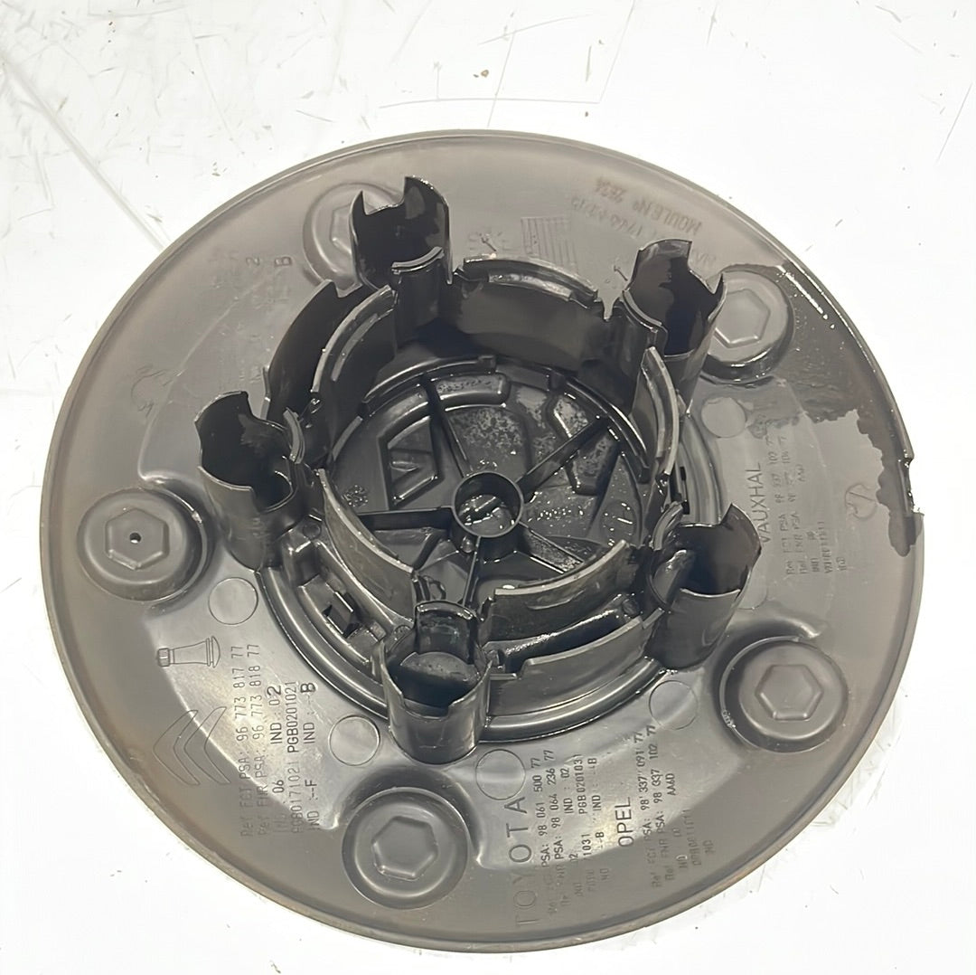VAUXHALL VIVARO STEEL WHEEL CENTER CAP 5 STUD 2019-2024 P/N 9833710377