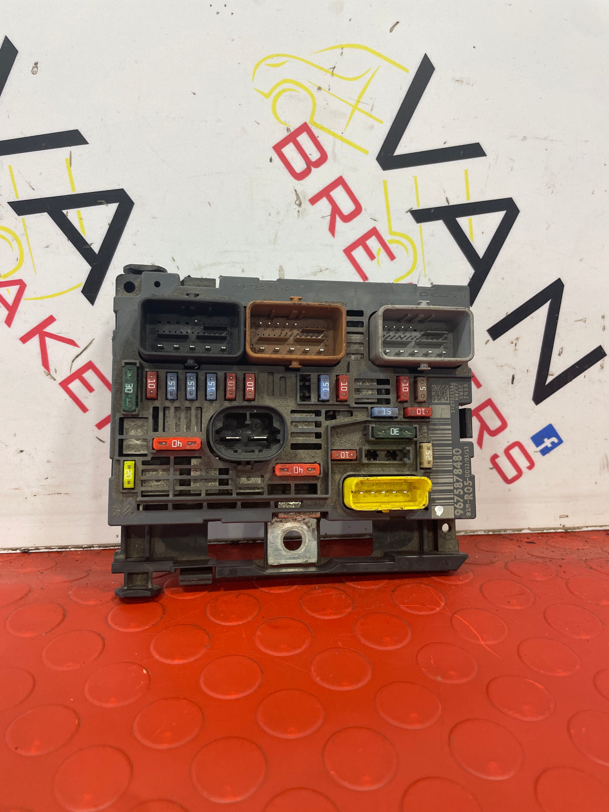 Peugeot Partner/Citroen Berlingo R05 ENGINE BAY FUSE BOX BSM P/N 9675878480