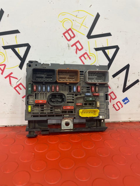 Peugeot Partner/Citroen Berlingo R05 ENGINE BAY FUSE BOX BSM P/N 9675878480