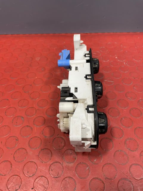 Renault Trafic/Vauxhall Vivaro HEATER CONTROL SWITCHES WITH AIR CONDITIONING 2014-2019 P/N 30080060