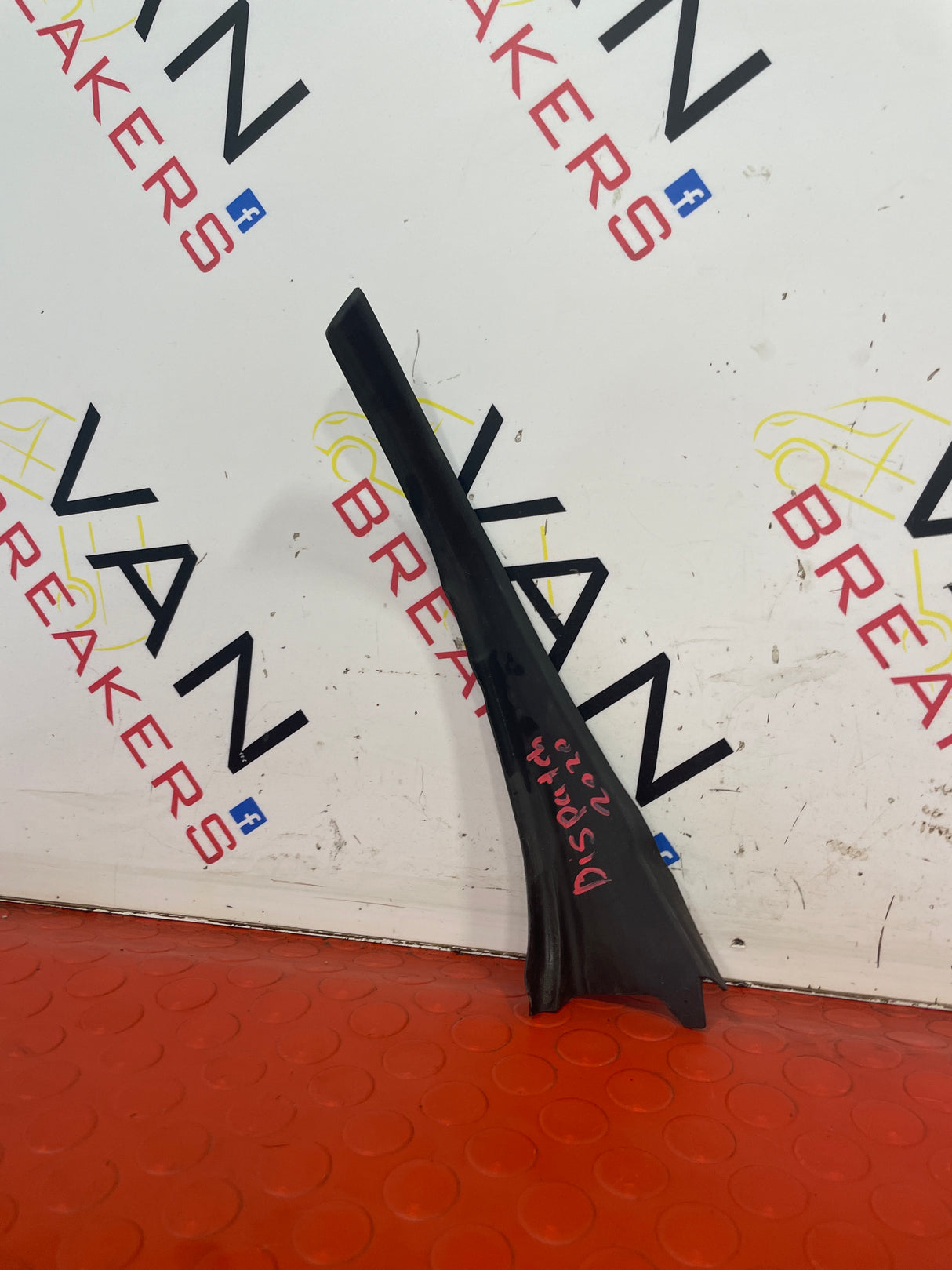 Citroen Dispatch/Peugeot Expert PASSENGER SIDE FRONT WEATHER STRIP SCUTTLE 2018-2024 P/S P/N 9812855277