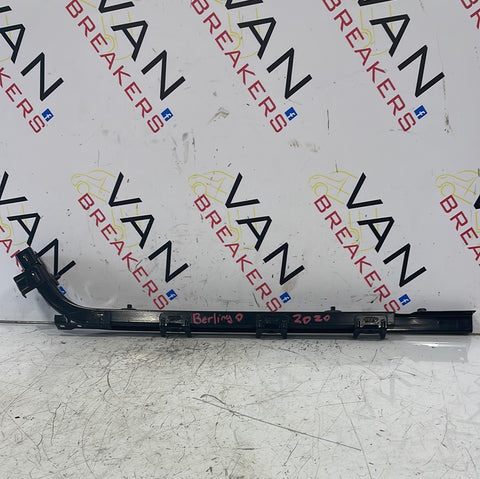 Citroen Berlingo/Peugeot Partner/Vauxhall Combo/Toyota Proace City SLIDING DOOR MIDDLE RAIL N/S 2019-2024 P/N 9828517380