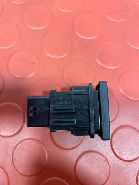 Toyota Hilux 2015-16 GENUINE DIFF LOCK SWITCH P/N R15E122