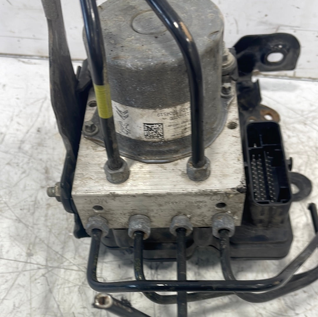 Citroen Dispatch/ Peugeot Expert/ Toyota Proace/Vauxhall Vivaro ABS PUMP UNIT 1.5 HDI 2019-2023 P/N 0265956240