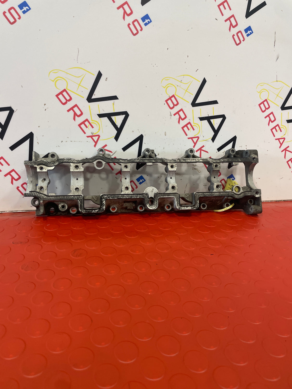 Citroen Berlingo/Peugeot Partner CAMSHAFT CARRIER 2011-2015 1.6L Diesel P/N 9685052710