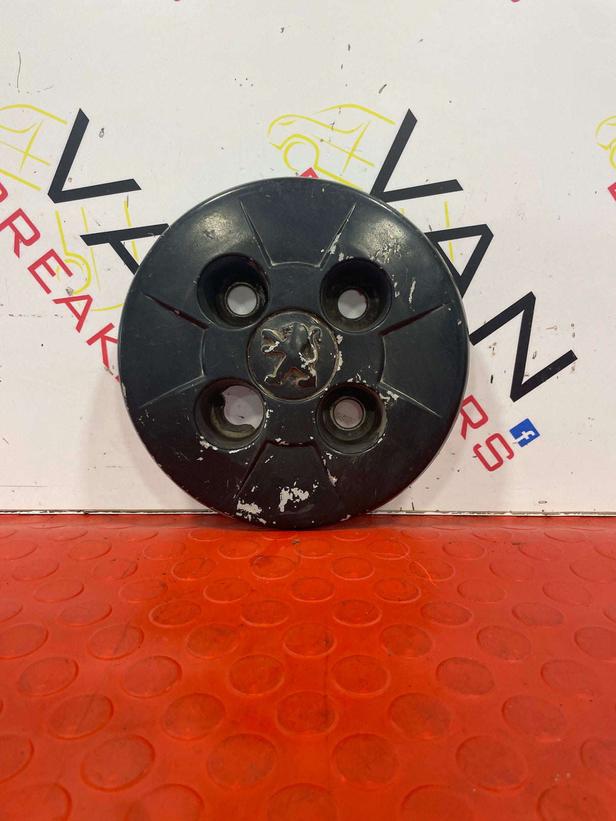 Peugeot Bipper CENTER CAP WHEEL TRIM P/N 1309058070