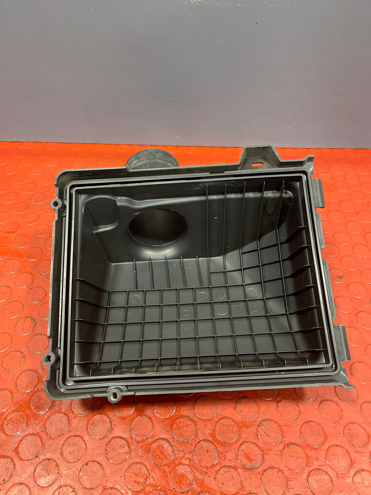 Vauxhall Vivaro/Renault Trafic AIR BOX LID AND MAF SENSOR 2014-2019 P/N H8201333223
