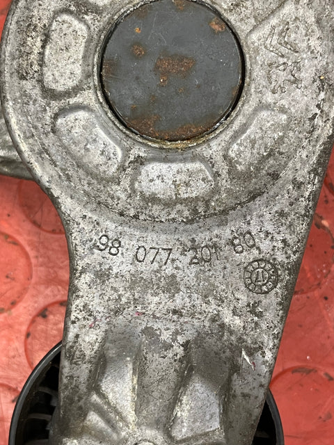 Peugeot Expert/ Citroen Dispatch/ Toyota Proace /Vauxhall Vivaro AUXILIARY BELT TENSIONER 1.6HDI 2018-2023 P/N 9807720180 - 1