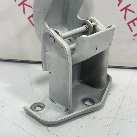 Renault Trafic/Vauxhall Vivaro REAR DOOR HINGE (White) 2017 P/N 904006707R