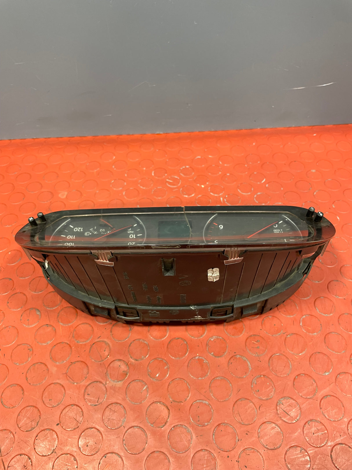 Volkswagen Crafter INSTRUMENT CLUSTER SPEEDOMETER 2006-2016 (CRACKED GLASS) P/N A9069006502