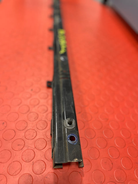 Citroen Dispatch/ Peugeot Expert/Vauxhall Vivaro/Proace /Fiat Scudo SLIDING DOOR RAIL W/ LIMITER P/S Left 2016-2024 P/N 9822930180G