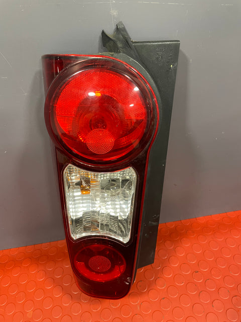 Citroen Berlingo/Peugeot Partner TAILLIGHT Driver's Side (Damage Mounting & Minor Lens Crack) 1.6 2012-2018 P/N 9680607880 - 2