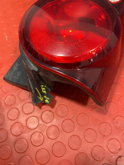 Citroen Berlingo/Peugeot Partner TAIL LIGHT DRIVER'S SIDE (DAMAGE MOUNTING) 1.6 2012-2018 P/N 9680607880 - 1