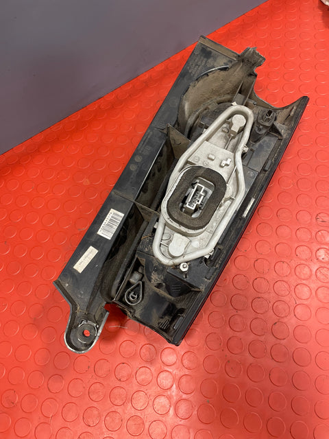 Citroen Berlingo/Peugeot Partner TAIL LIGHT DRIVER'S SIDE (DAMAGE MOUNTING) 1.6 2012-2018 P/N 9680607880 - 1