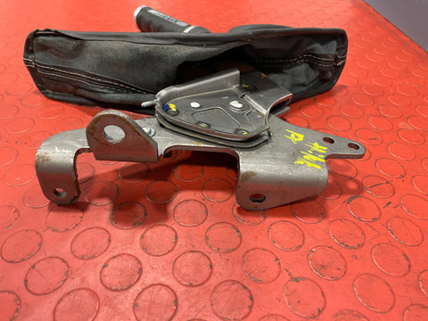 Toyota Hilux LEATHER HANDBRAKE LEVER ASSEMBLY W/ LEATHER COVER 2017 R/N TYTHLX2017HBK