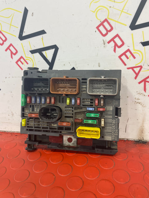 Peugeot/Citroen ENGINE FUSE BOX R04 1.6HDI P/N 9807028780