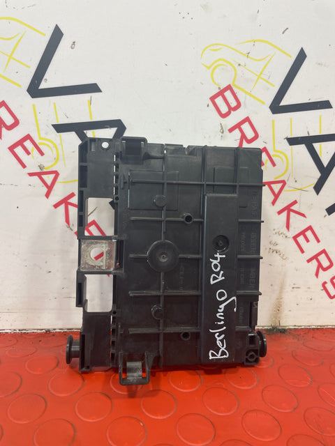 Peugeot/Citroen ENGINE FUSE BOX R04 1.6HDI P/N 9807028780