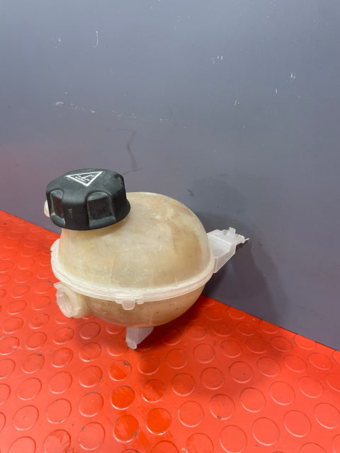Citroen Dispatch/Peugeot Expert/Vauxhall Vivaro COOLANT EXPANSION TANK 2019-2023 P/N 9821049380