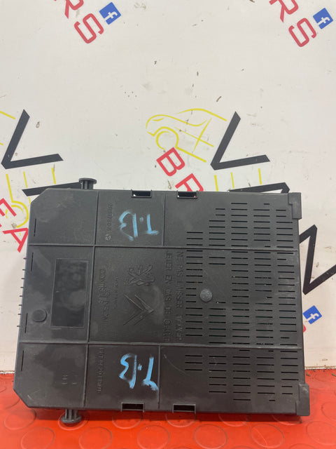 Peugeot Partner/Citroen Berlingo FUSE BOX P/N 966689538002