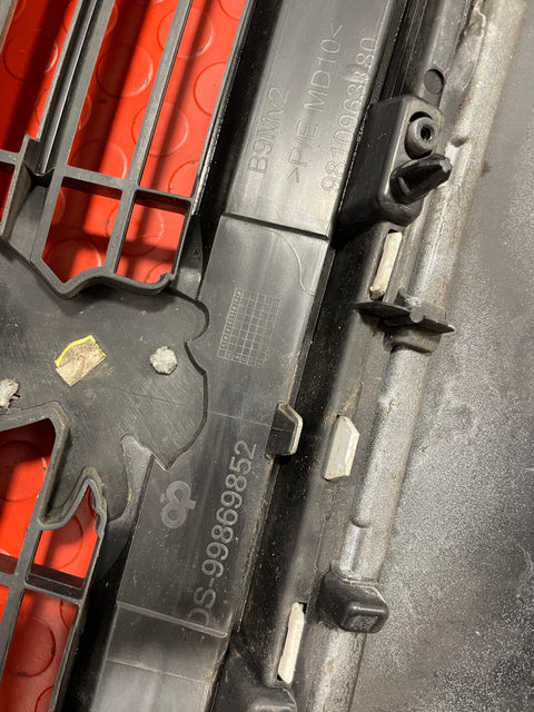 Peugeot Partner FRONT BUMPER GRILL COMPLETE W/ EMBLEM 2015-2018 P/N 9810963880 / 99869852