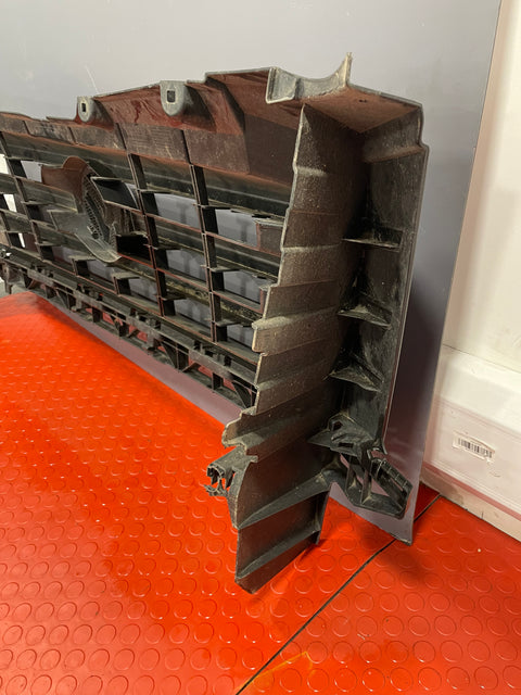 Volkswagen Crafter FRONT BUMPER GRILL 2012-2016 P/N HVW9068800385