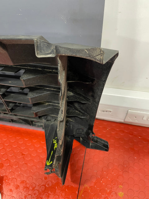 Volkswagen Crafter FRONT BUMPER GRILL 2012-2016 P/N HVW9068800385