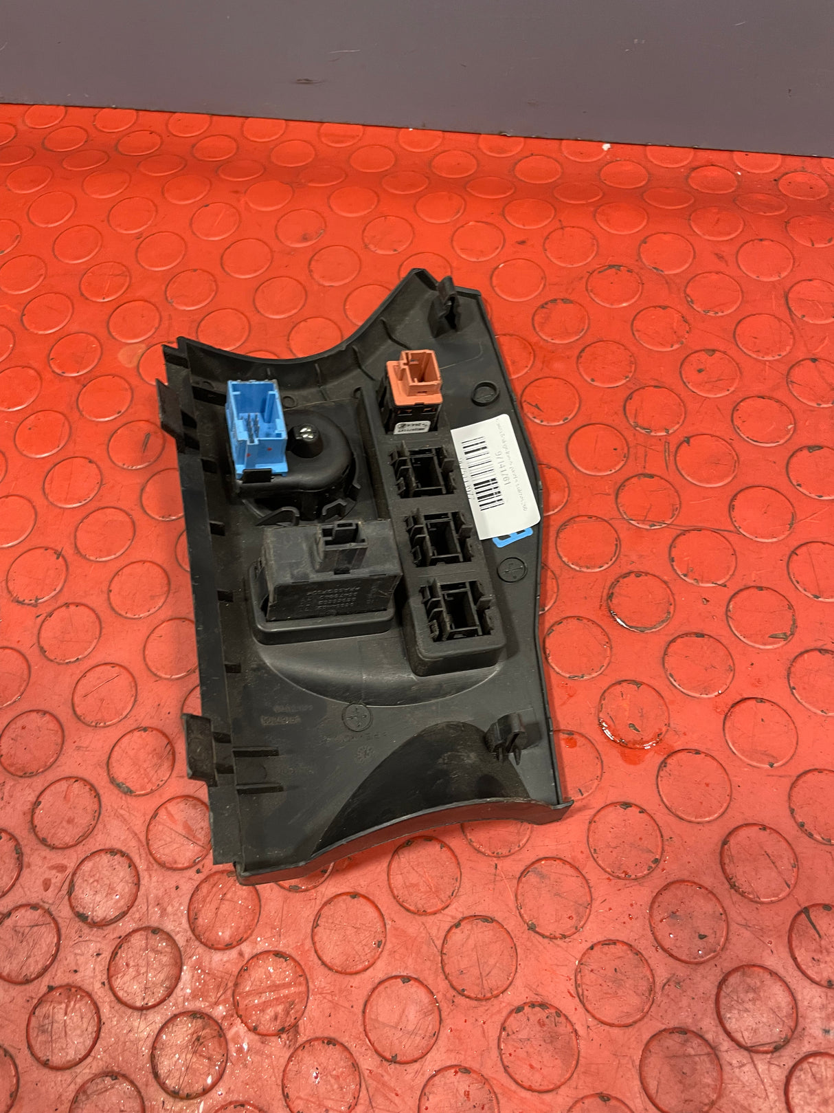 Citroen Berlingo/Peugeot Partner INTERIOR PANEL W/SWITCHES 2008-2018 P/N 9675113977