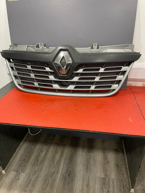 Renault Master FACELIFT FRONT BUMPER GRILLE (Damage Mounting Point Right Side) 2014-2021 P/N 623102803R / 623104199R
