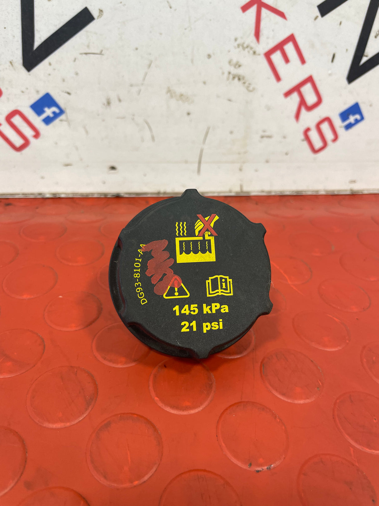 Ford Trnasit RADIATOR COOLANT EXPANSION TANK CAP/LID P/N DG938101AA