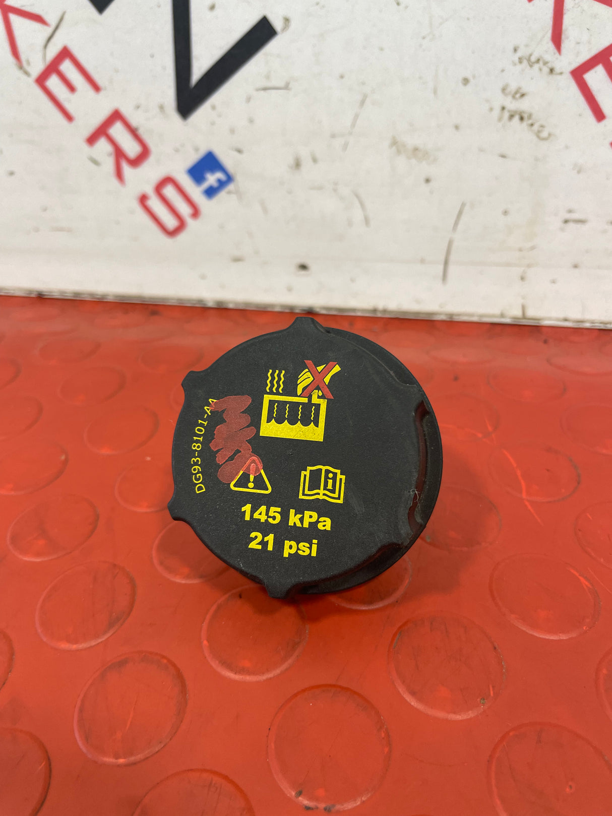 Ford Trnasit RADIATOR COOLANT EXPANSION TANK CAP/LID P/N DG938101AA