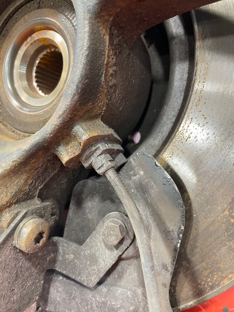 Citroen Dispatch Peugeot Expert Toyota Proace PASSENGER SIDE FRONT HUB WITH ABS 1.6L 2017-2024 P/N 98136419