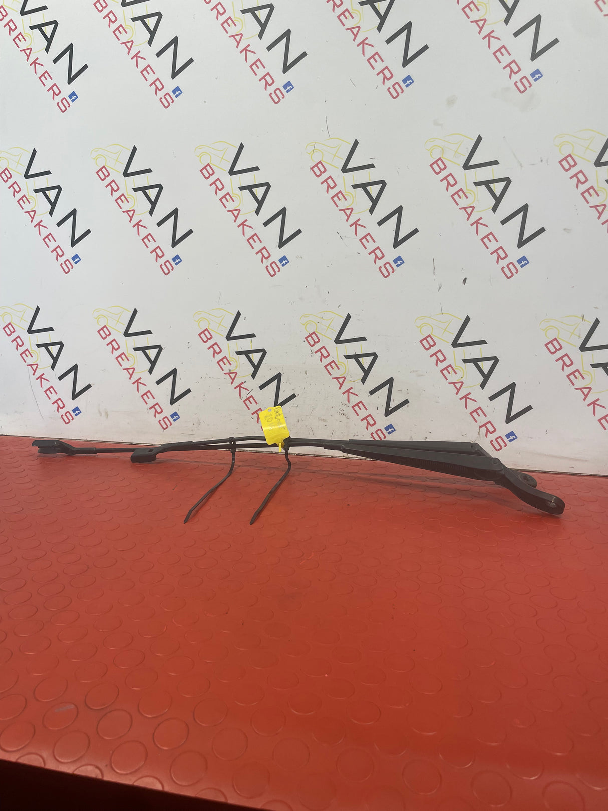 Citroen Berlingo/Peugeot Partner WINDSCREEN WIPERS (PAIR) No Blades 2008-2018 P/N 9682975280 - 1