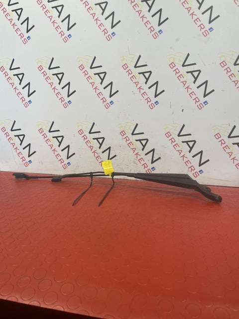 Citroen Berlingo/Peugeot Partner WINDSCREEN WIPERS (PAIR) No Blades 2008-2018 P/N 9682975280 - 1