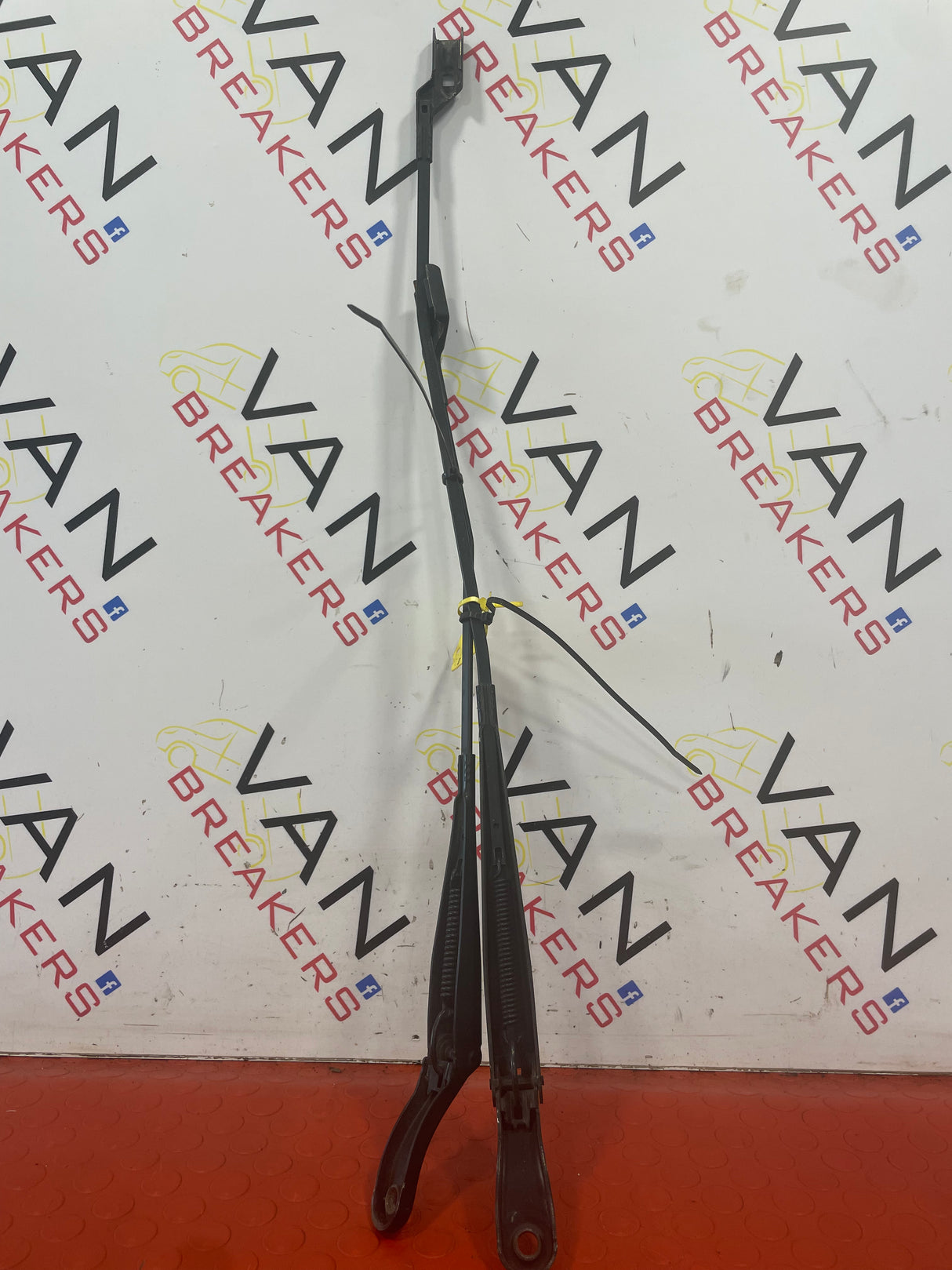 Citroen Berlingo/Peugeot Partner WINDSCREEN WIPERS (PAIR) No Blades 2008-2018 P/N 9682975280 - 1