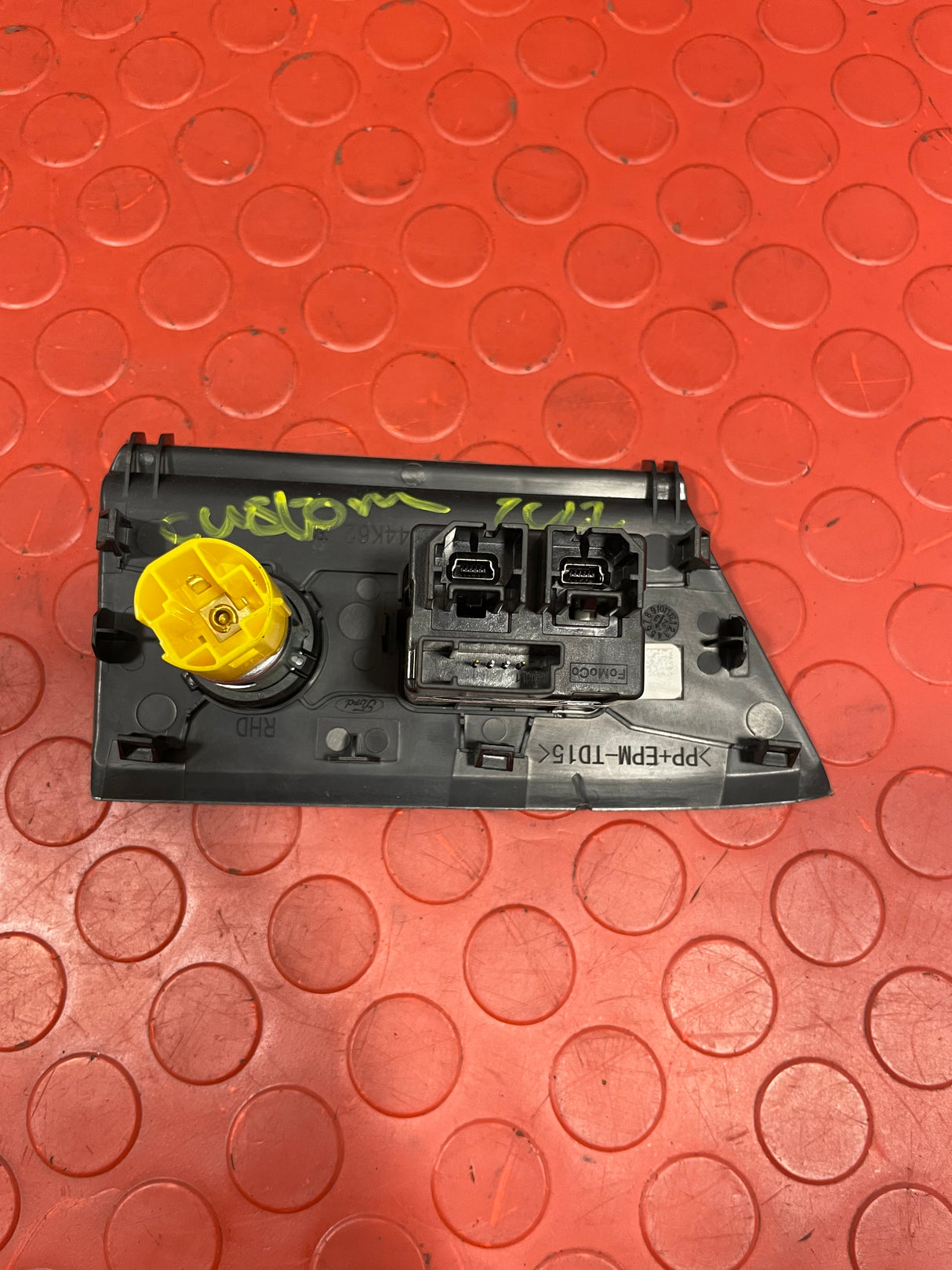 Ford Transit Custom USB SOCKET PORT 2022 (4X2 Pins) P/N JK2T14F014AC