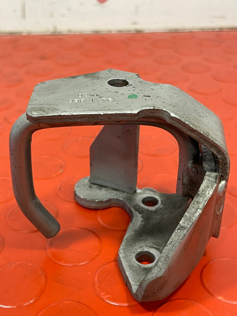 Citroen Berlingo/Peugeot Partner/Vauxhall Combo/Toyota Proace City INJECTOR PUMP BRACKET 1.5 HDI 2017-2024 P/N 98310966