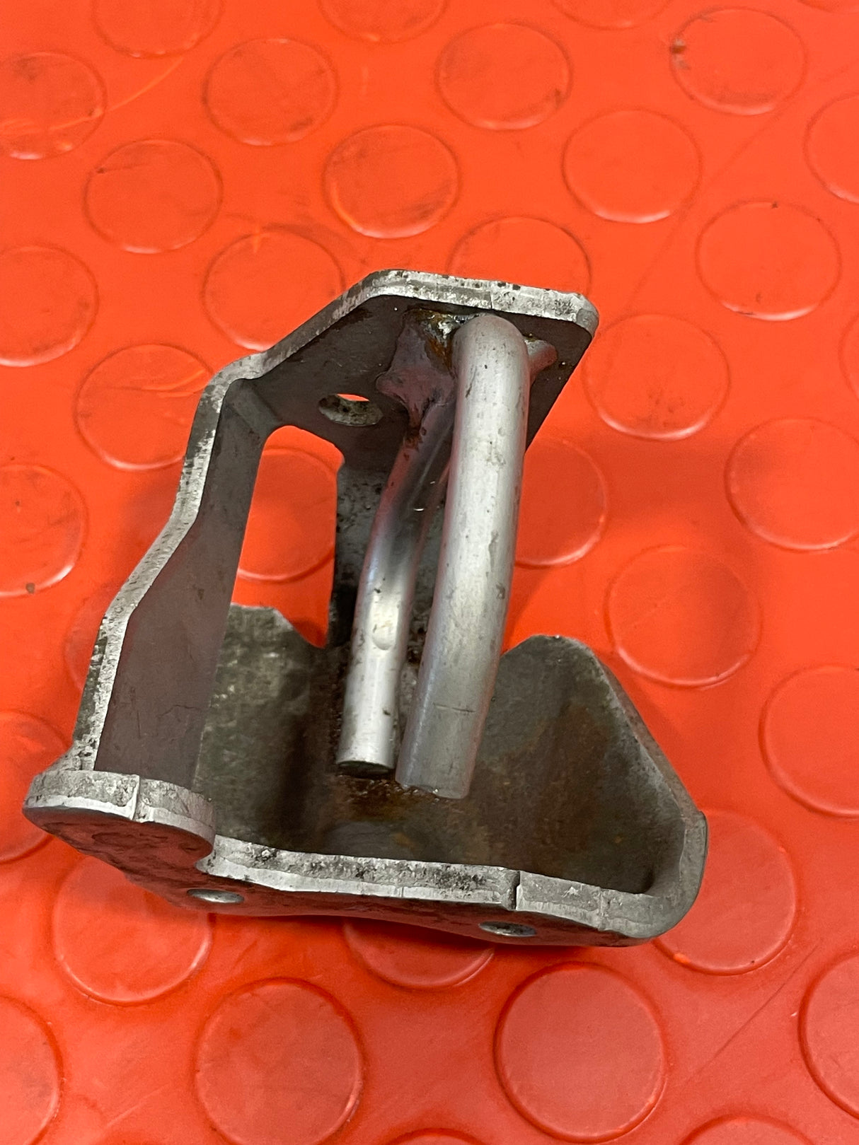 Citroen Berlingo/Peugeot Partner/Vauxhall Combo/Toyota Proace City INJECTOR PUMP BRACKET 1.5 HDI 2017-2024 P/N 98310966