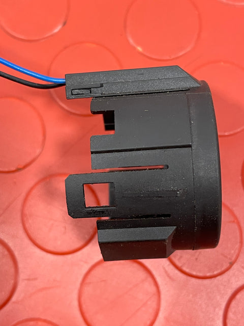 Citroen Berlingo/Peugeot Partner DELPHI IGNITION COIL COVER (damage)P/N 9663123380