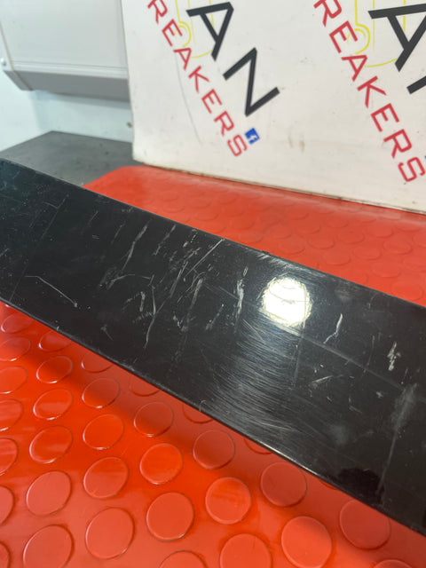 Citroen Dispatch/ Peugeot Expert/ Toyota Proace/ Vauxhall Vivaro PASSENGER SIDE SLIDING DOOR RAIL TRIM (Black) 2019-2023 P/N 9808384180