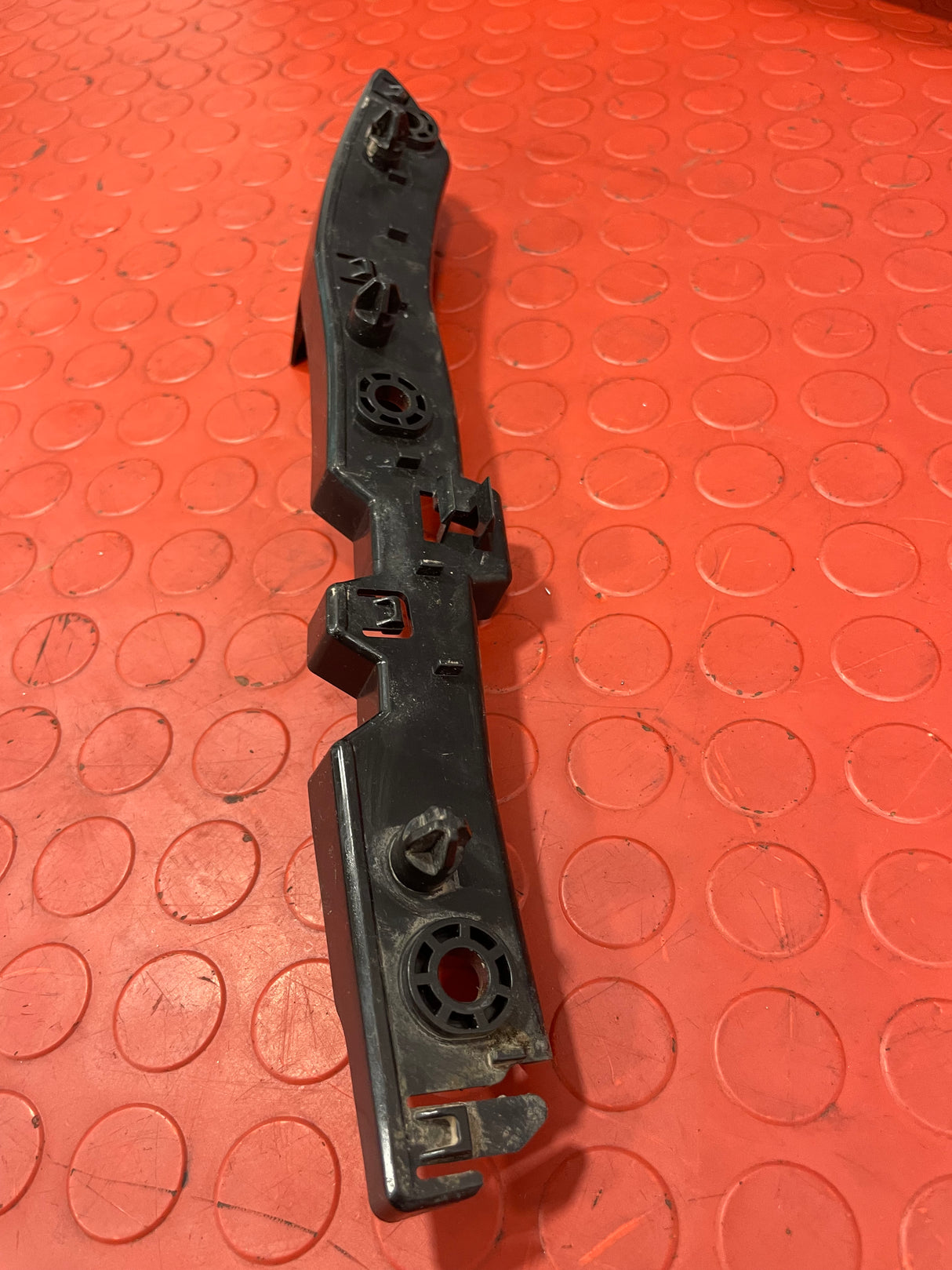 Citroen Berlingo/Peugeot Partner/Vauxhall Combo/Proace City FRONT BUMPER SIDE HOLDER LEFT 2019-2024 P/N 9821847480