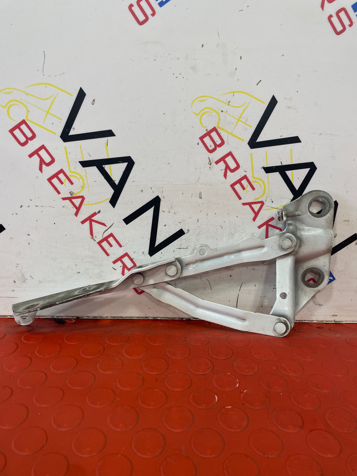 Ford Transit Custom MK8 BONNET HINGE RIGHT SIDE DRIVERS 2013-2016 P/N BK2116800AD