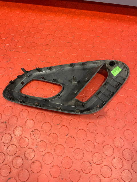 Citroen Berlingo/Peugeot Partner Right DOOR HANDLE MOULDING TRIM P/N 9681232477