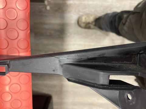 Toyota Hilux VIII Pickup CENTER CONSOLE WITH ARMREST/GLOVEBOX 2016 P/N 58810K110