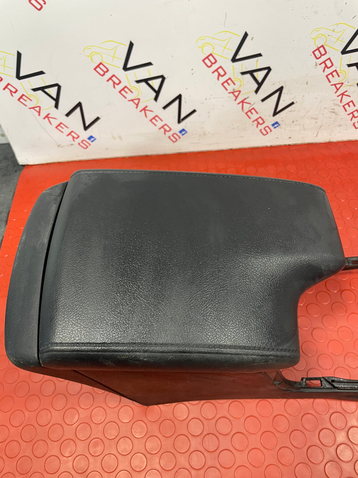 Toyota Hilux VIII Pickup CENTER CONSOLE WITH ARMREST/GLOVEBOX 2016 P/N 58810K110