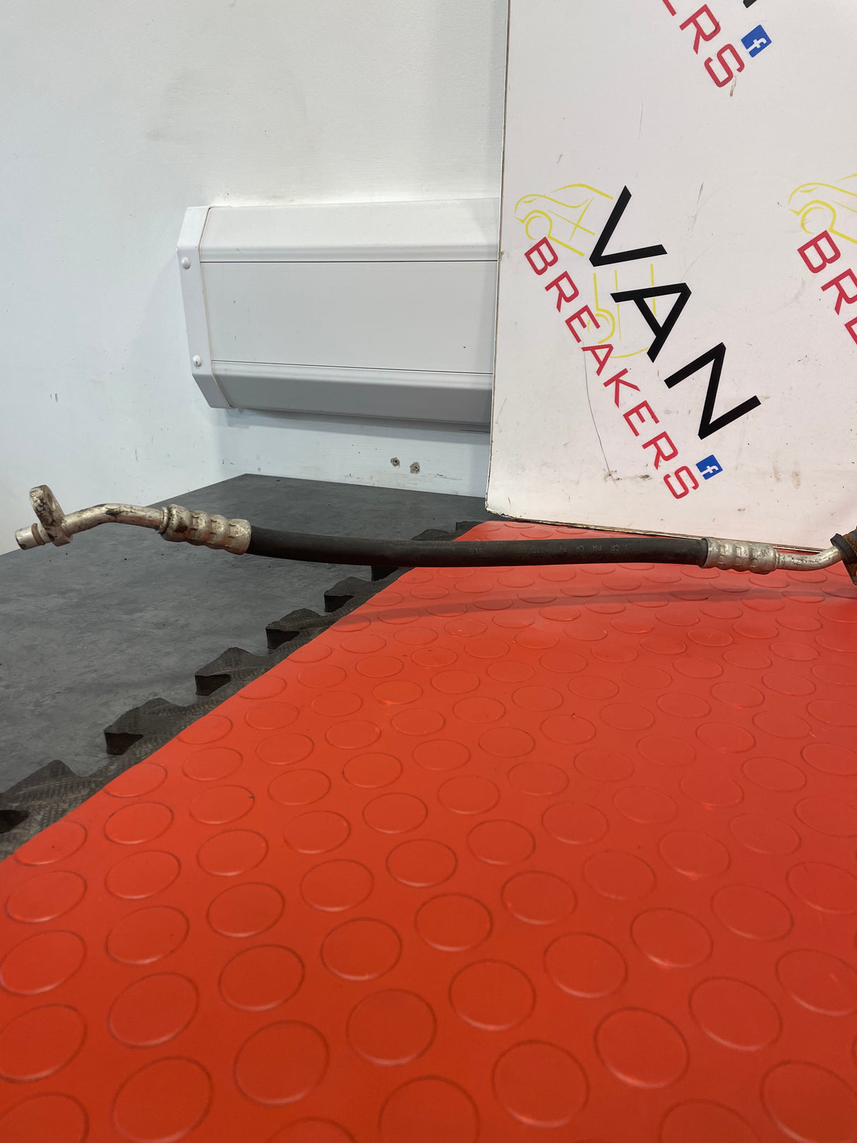 Renault Trafic/Vauxhall Vivaro AIR CONDITIONING PIPE HOSE 1.6L 2014-2017 P/N 924402507R