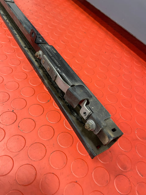 Citroen Dispatch/ Peugeot Expert/Vauxhall Vivaro/Proace /Fiat Scudo SLIDING DOOR RAIL W/ LIMITER P/S Left 2016-2024 P/N 9822930180G