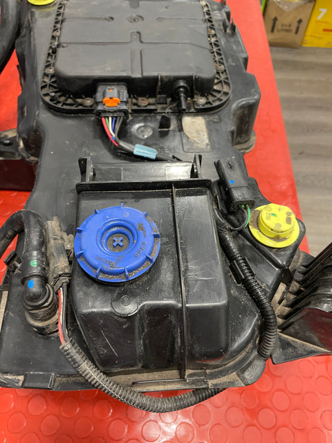 Citroen Berlingo/Peugeot Partner/Toyota Proace City/Vauxhall Combo ADBLUE TANK W/ FILLER HOSE 2019-2024 P/N 9817601880