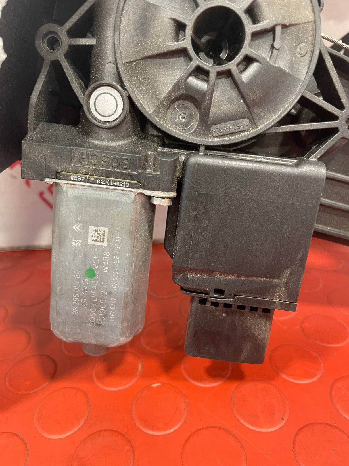 Peugeot Partner/Citroen Berlingo/Vauxhall Combo/Toyota Proace City FRONT WINDOW MOTOR / SPEAKER Passenger's Side 2019-2024 P/N 9830335880