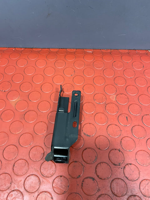 Citroen Berlingo/Peugeot Partner SLIDING DOOR LOWER STOPPER Driver's Side 2019-2024 P/N 9821949180