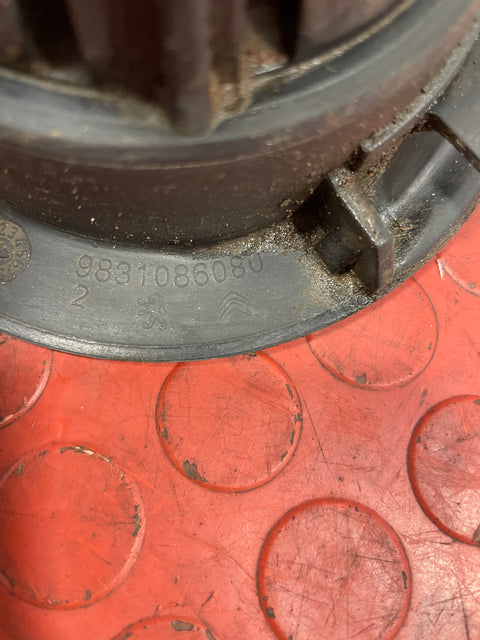 Citroen Berlingo/Peugeot Partner/Vauxhall Combo/Toyota Proace City REAR UPPER COIL SPRING SEAT 2019-2024 P/N 9831086080